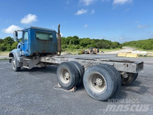 Mack CV713 Kabine i unutrašnjost