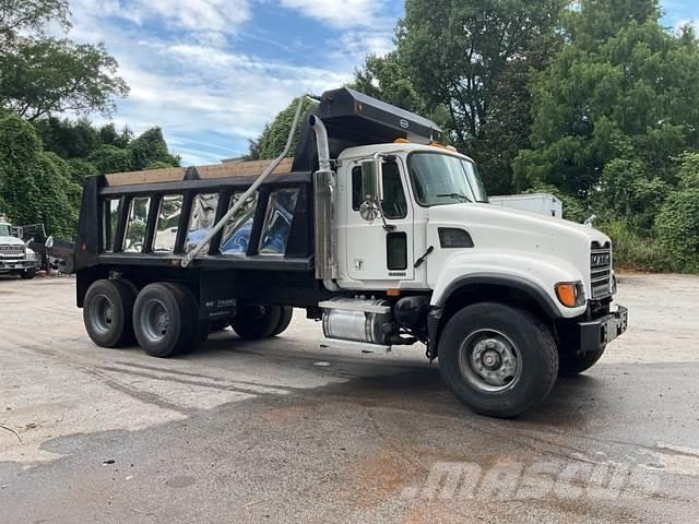 Mack CV713 Kiperi kamioni