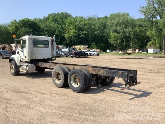 Mack CV713 Kabine i unutrašnjost