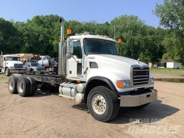 Mack CV713 Kabine i unutrašnjost