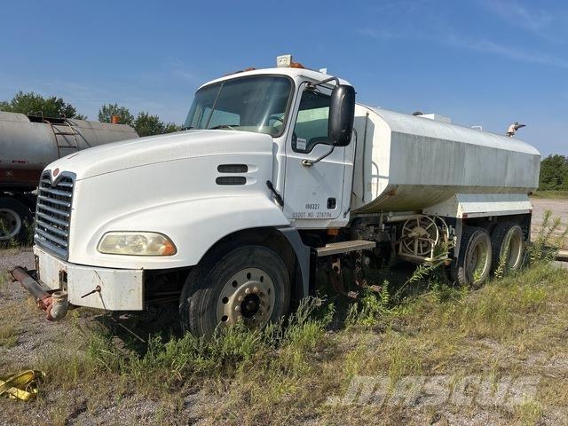 Mack CXN612 Kamioni za vodu
