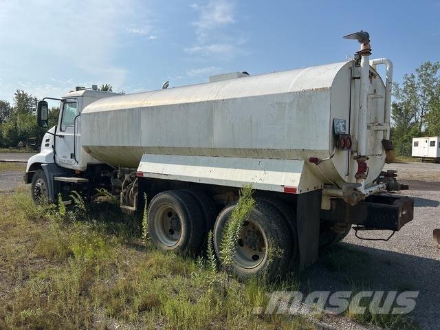 Mack CXN612 Kamioni za vodu