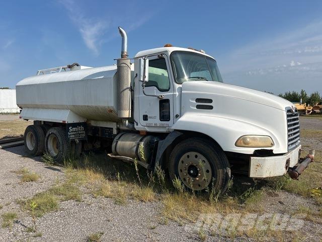 Mack CXN612 Kamioni za vodu