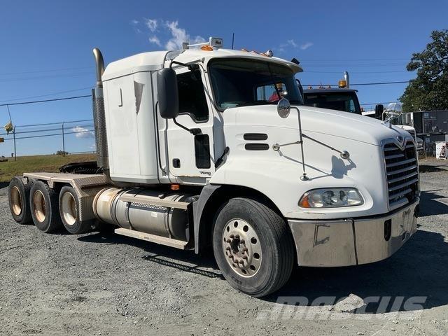 Mack CXN613 Tegljači