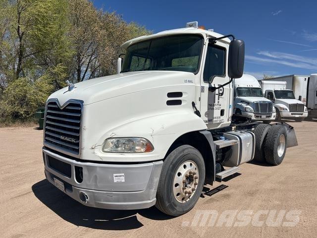 Mack CXU612 Tegljači