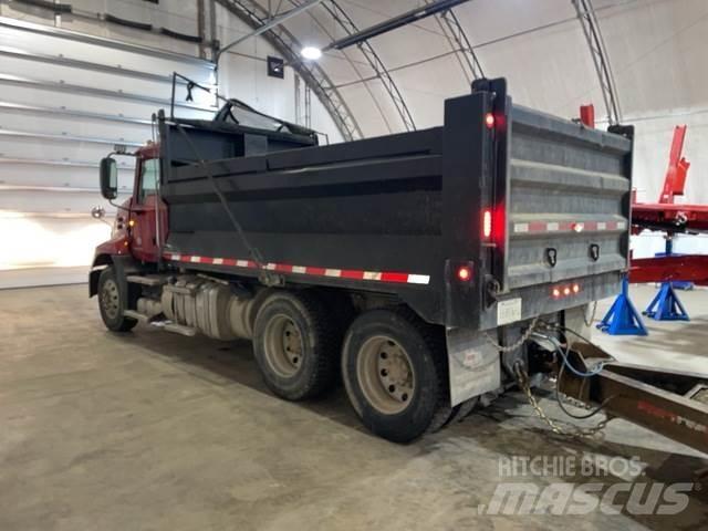 Mack CXU613 Kiperi kamioni