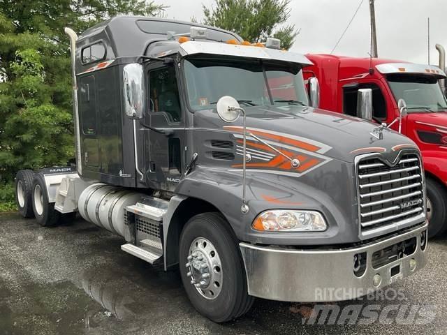 Mack CXU613 Tegljači