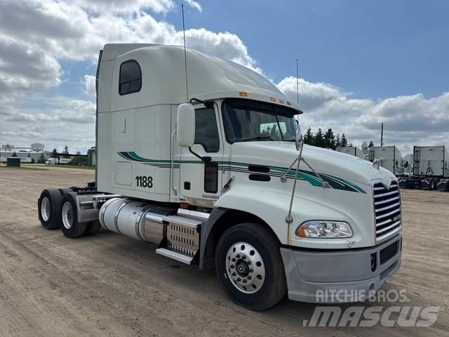 Mack CXU613 Tegljači