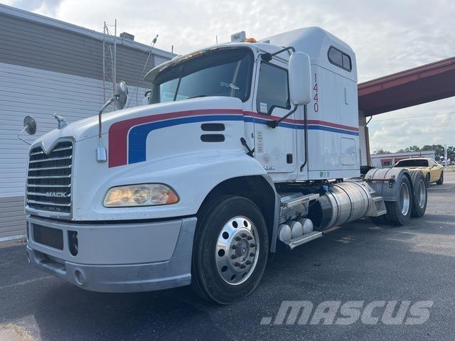 Mack CXU613 Tegljači