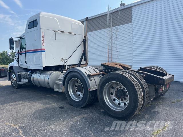 Mack CXU613 Tegljači