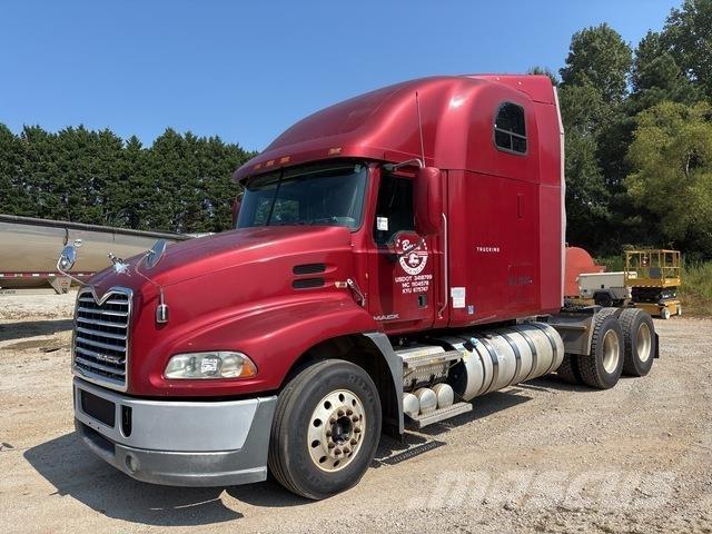 Mack CXU613 Tegljači