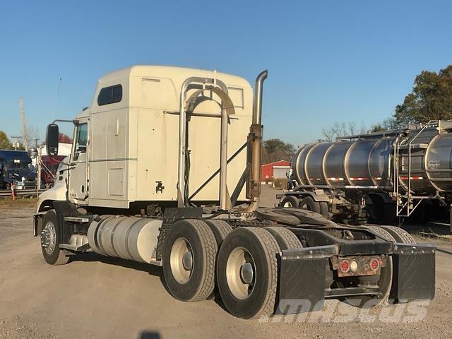 Mack CXU613 Tegljači