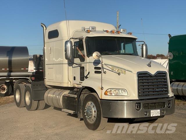 Mack CXU613 Tegljači