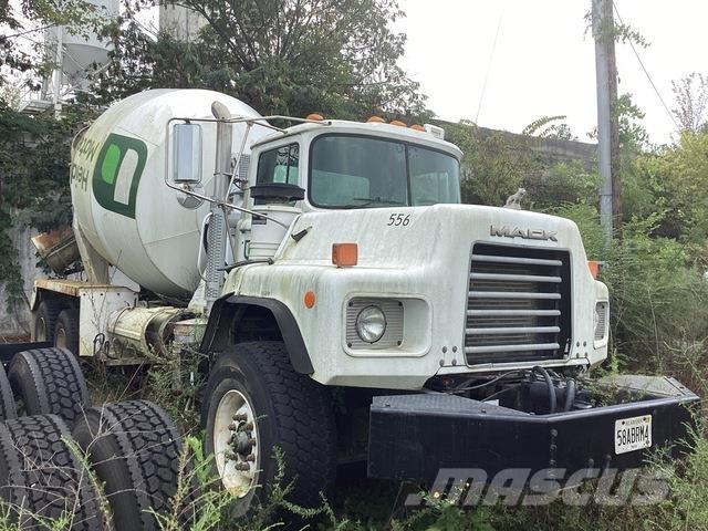 Mack DM690S Ostali kamioni