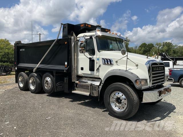 Mack GR64F Kiperi kamioni