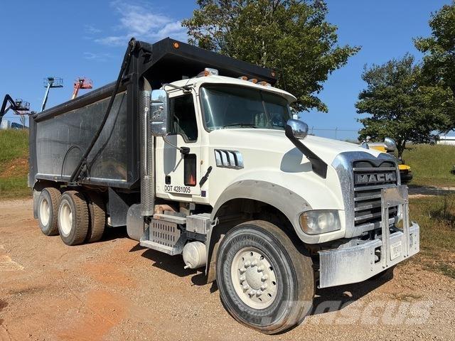 Mack GU713 Kiperi kamioni