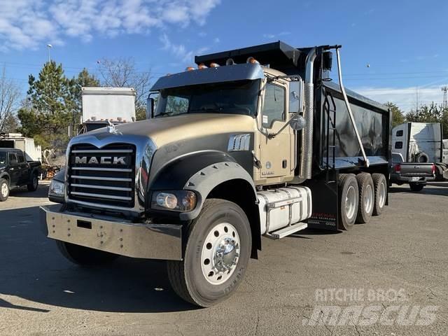 Mack GU713 Kiperi kamioni