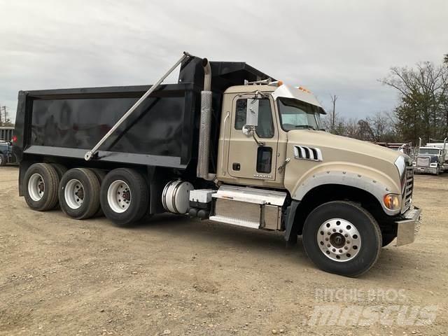 Mack GU713 Kiperi kamioni