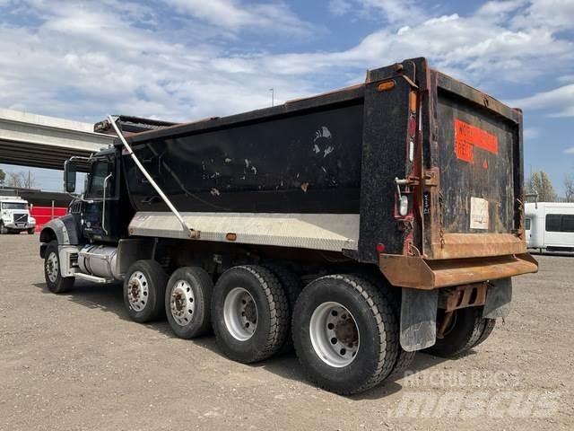 Mack GU713 Kiperi kamioni
