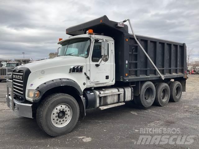 Mack GU713 Kiperi kamioni