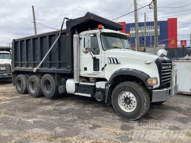 Mack GU713 Kiperi kamioni