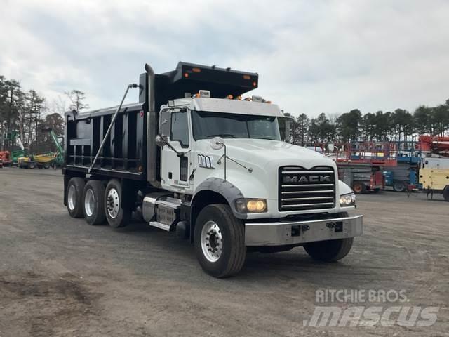 Mack GU713 Kiperi kamioni