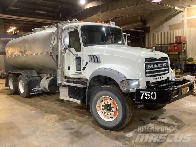 Mack GU713 Kamioni za vodu