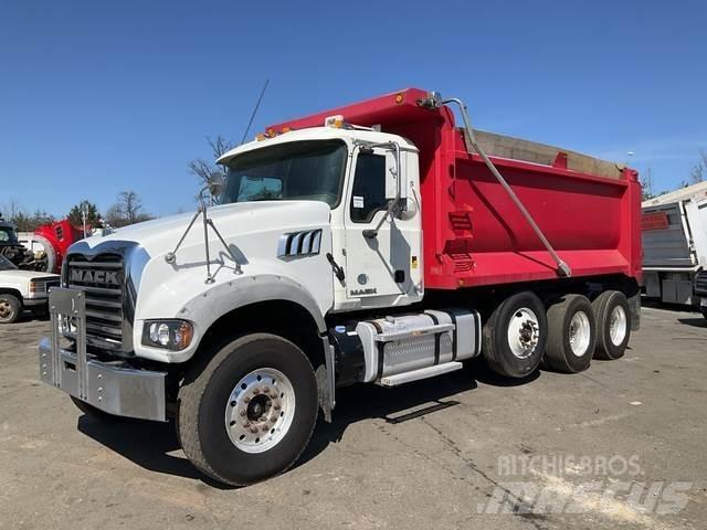 Mack GU713 Kiperi kamioni