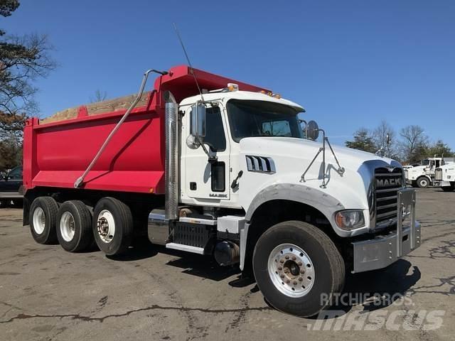 Mack GU713 Kiperi kamioni