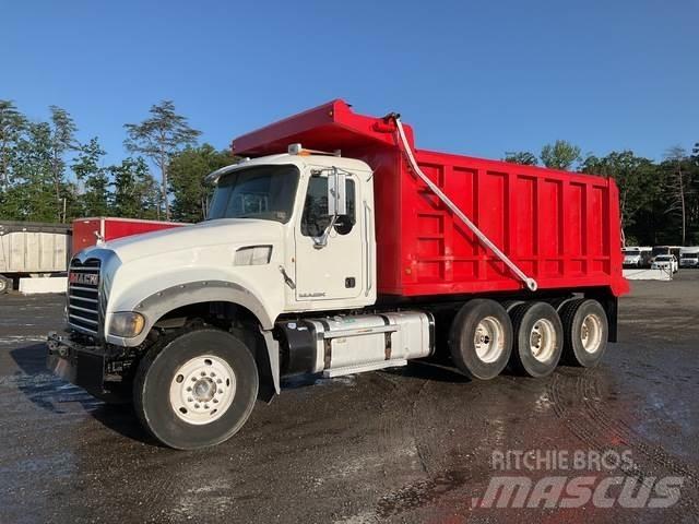 Mack GU713 Kiperi kamioni