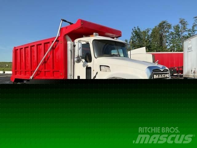 Mack GU713 Kiperi kamioni