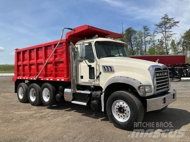 Mack GU713 Kiperi kamioni
