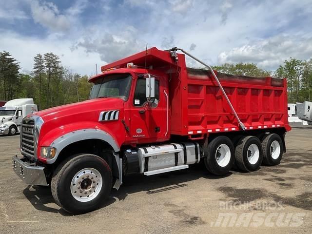 Mack GU713 Kiperi kamioni