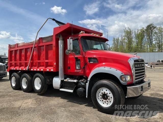 Mack GU713 Kiperi kamioni