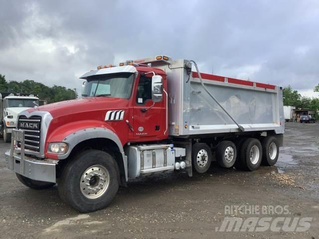 Mack GU713 Kiperi kamioni