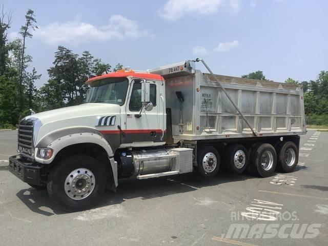 Mack GU713 Kiperi kamioni