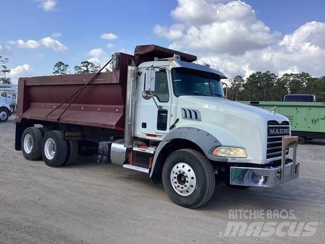 Mack GU813 Kiperi kamioni