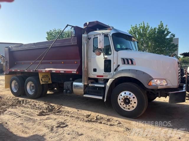 Mack GU813 Kiperi kamioni