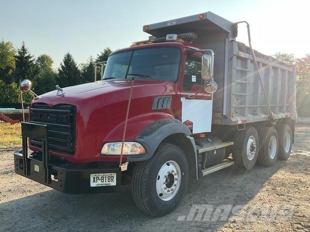 Mack GU813 Kiperi kamioni