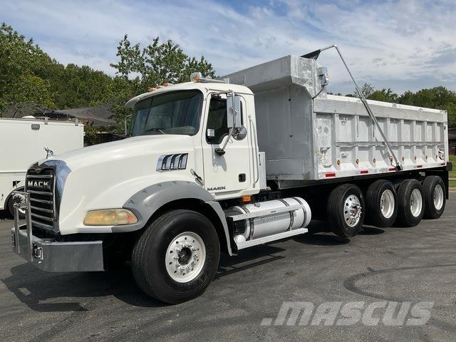 Mack GU813 Kiperi kamioni