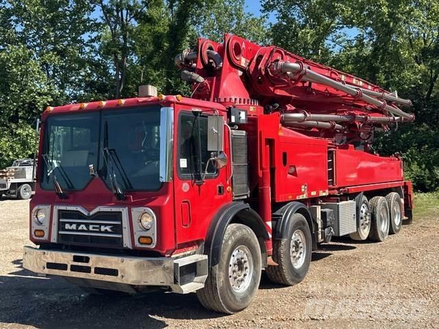 Mack MRU613 Kamionske beton pumpe