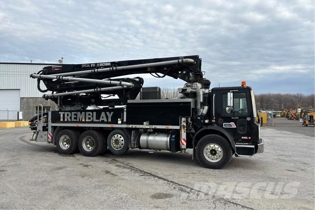 Mack MRU613 Kamionske beton pumpe