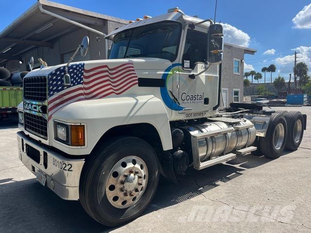 Mack PI64T Tegljači