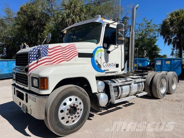 Mack Pinnacle Tegljači