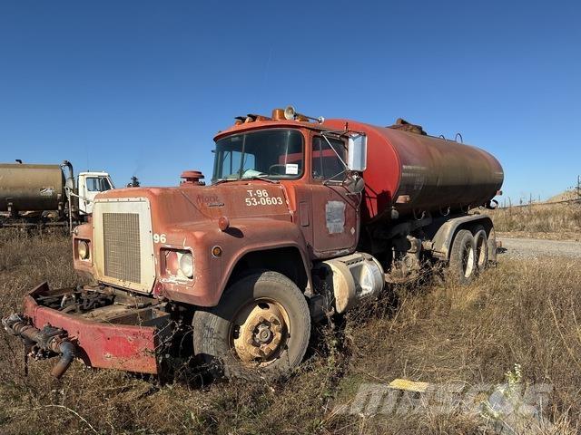 Mack R688ST Kamioni za vodu