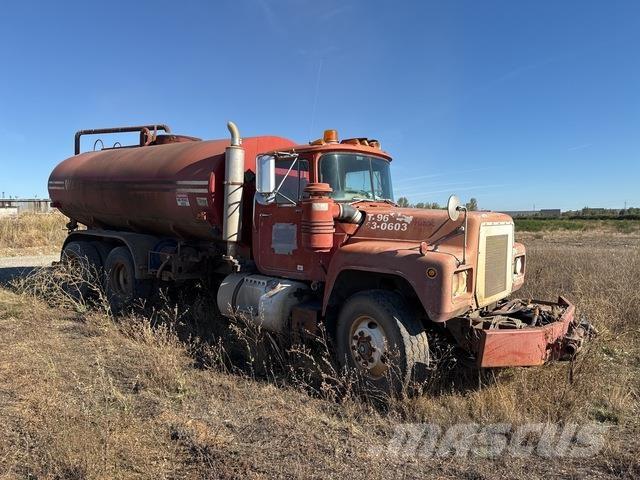 Mack R688ST Kamioni za vodu