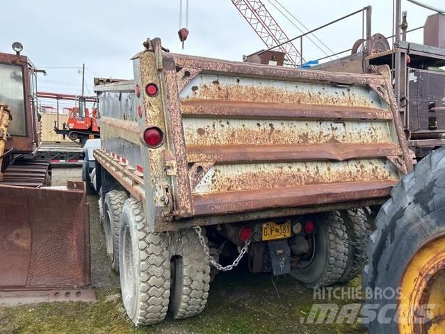 Mack RD688S Kiperi kamioni