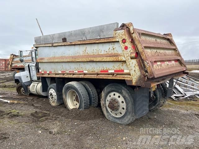 Mack RD688S Kiperi kamioni