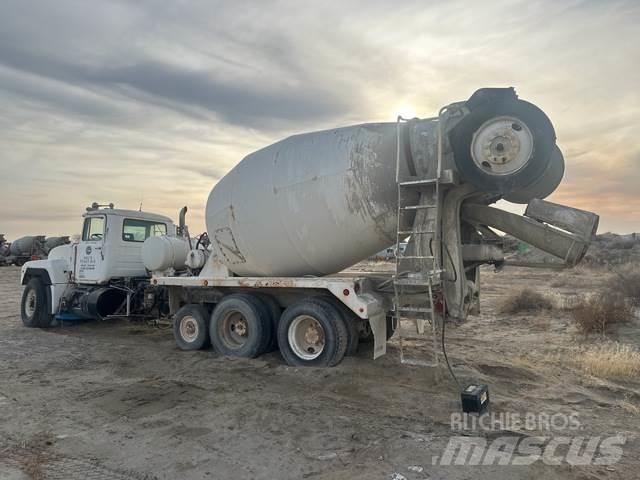 Mack RD690S Ostali kamioni