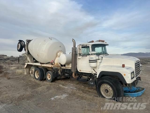Mack RD690S Ostali kamioni